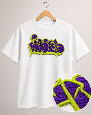 Polera Bordada Grafiti